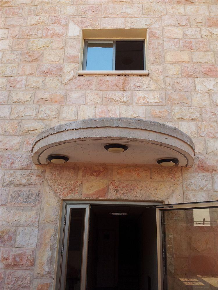Faulty Towers Hotel Eilat Eksteriør billede