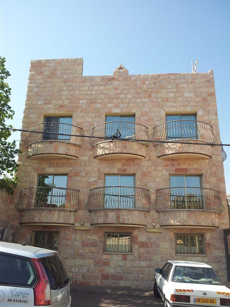 Faulty Towers Hotel Eilat Eksteriør billede