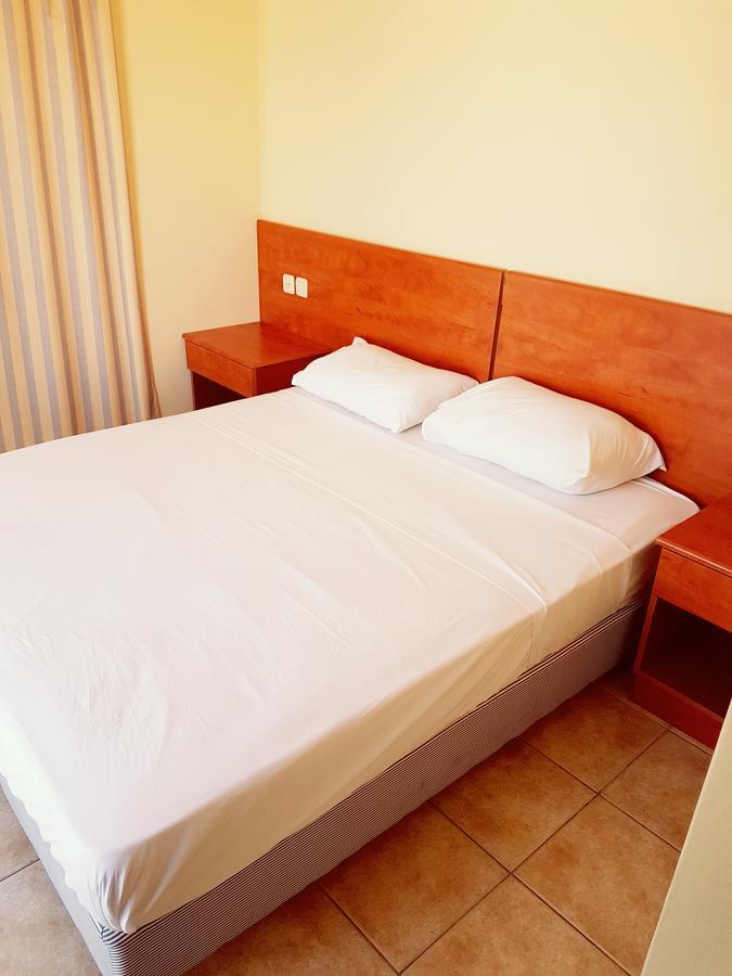 Faulty Towers Hotel Eilat Eksteriør billede