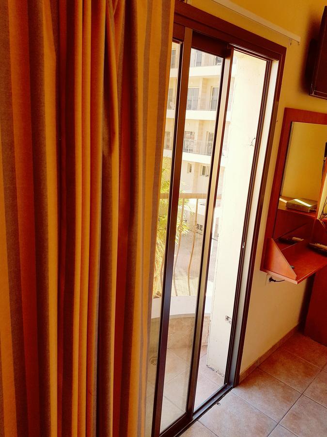 Faulty Towers Hotel Eilat Eksteriør billede